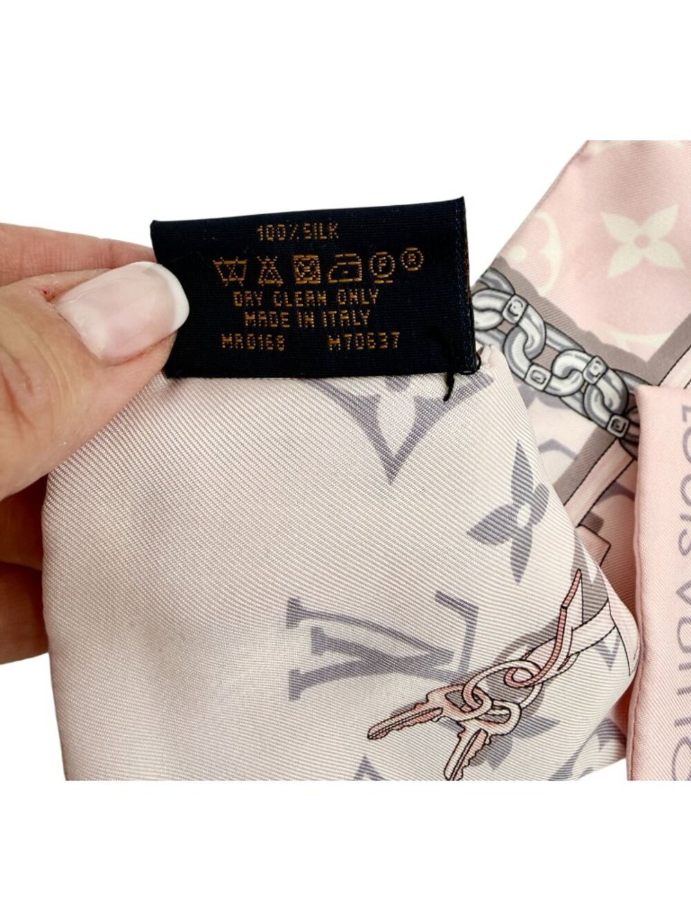 Louis Vuitton Silk Monogram Confidential Bandeau Light Pink - Picture 4 of 6